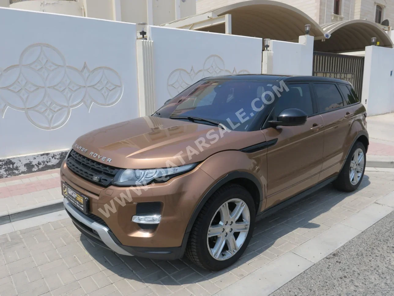 Land Rover Evoque R-Dynamic 2015 Automatic 113,000 Km 4 Cylinder Four Wheel Drive (4WD) SUV Brown