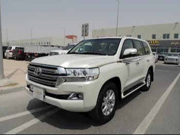 Toyota  Land Cruiser  GXR  2018  Automatic  227٬000 Km  8 Cylinder  Four Wheel Drive (4WD)  SUV  White