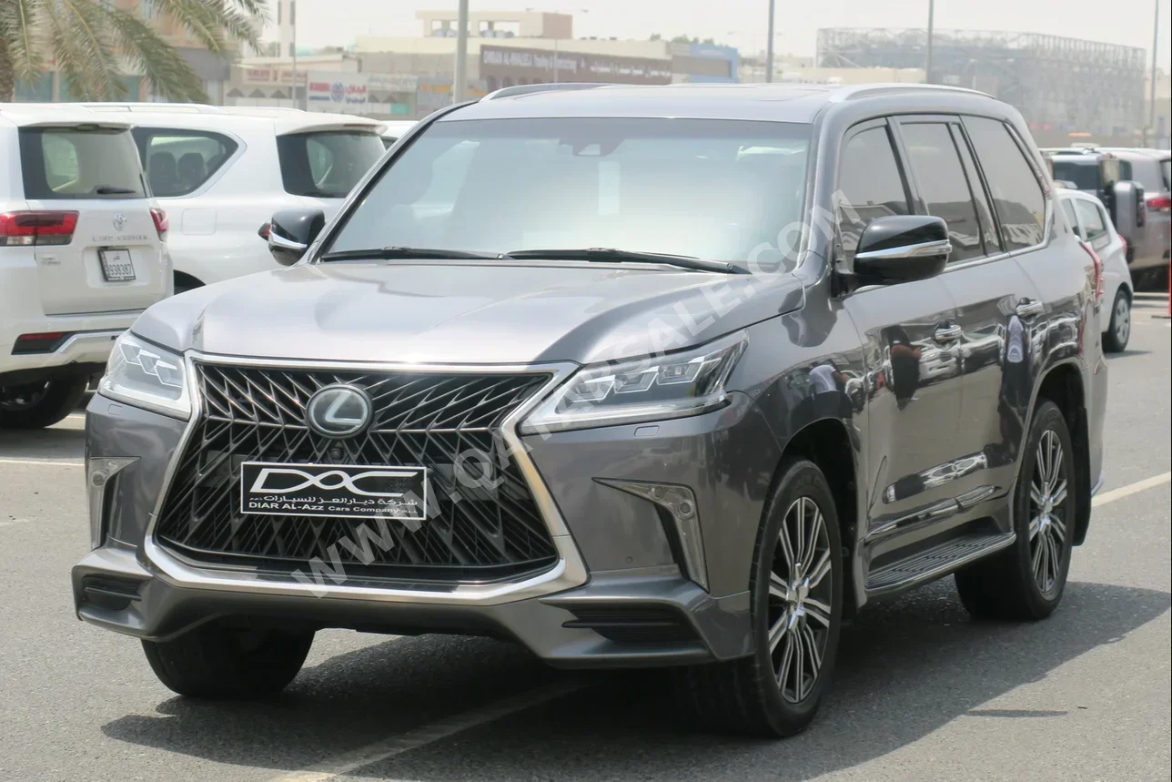 Lexus  LX  570 S  2018  Automatic  141,000 Km  8 Cylinder  Four Wheel Drive (4WD)  SUV  Gray