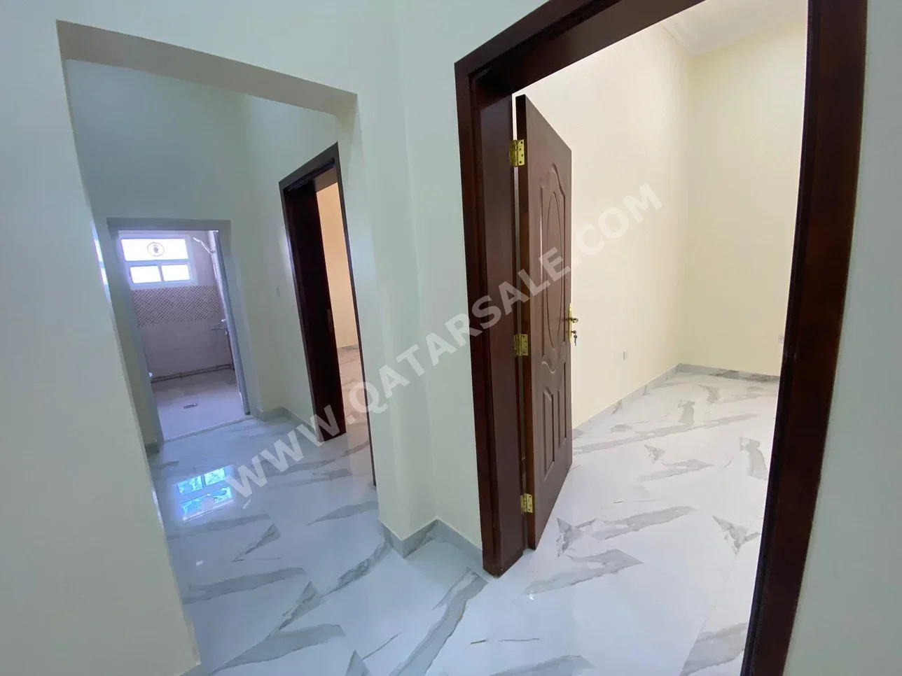 2 Bedrooms  Apartment  in Al Rayyan -  Al Aziziyah  Not Furnished