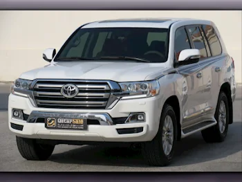  Toyota  Land Cruiser  GXR  2018  Automatic  50,000 Km  8 Cylinder  Four Wheel Drive (4WD)  SUV  White  With Warranty