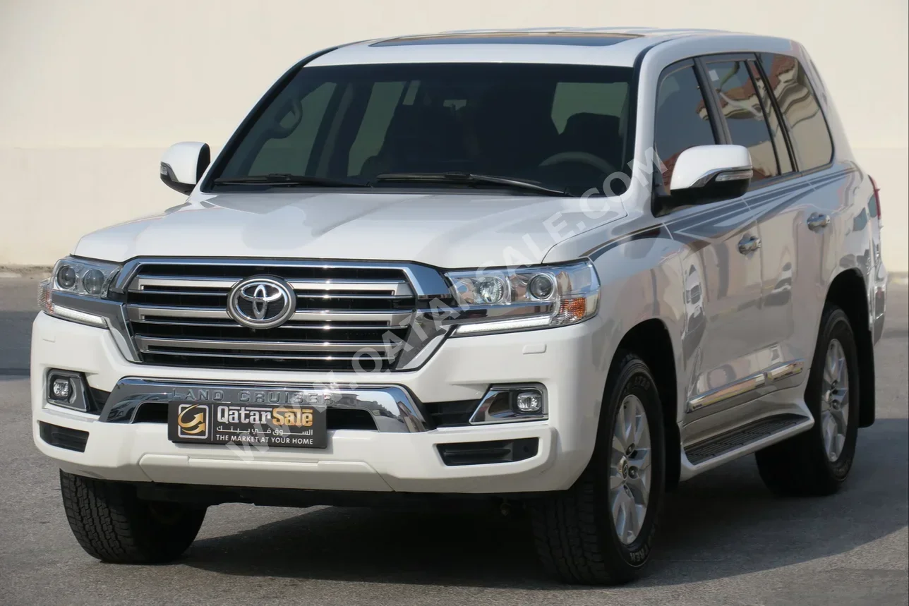  Toyota  Land Cruiser  GXR  2018  Automatic  50,000 Km  8 Cylinder  Four Wheel Drive (4WD)  SUV  White  With Warranty