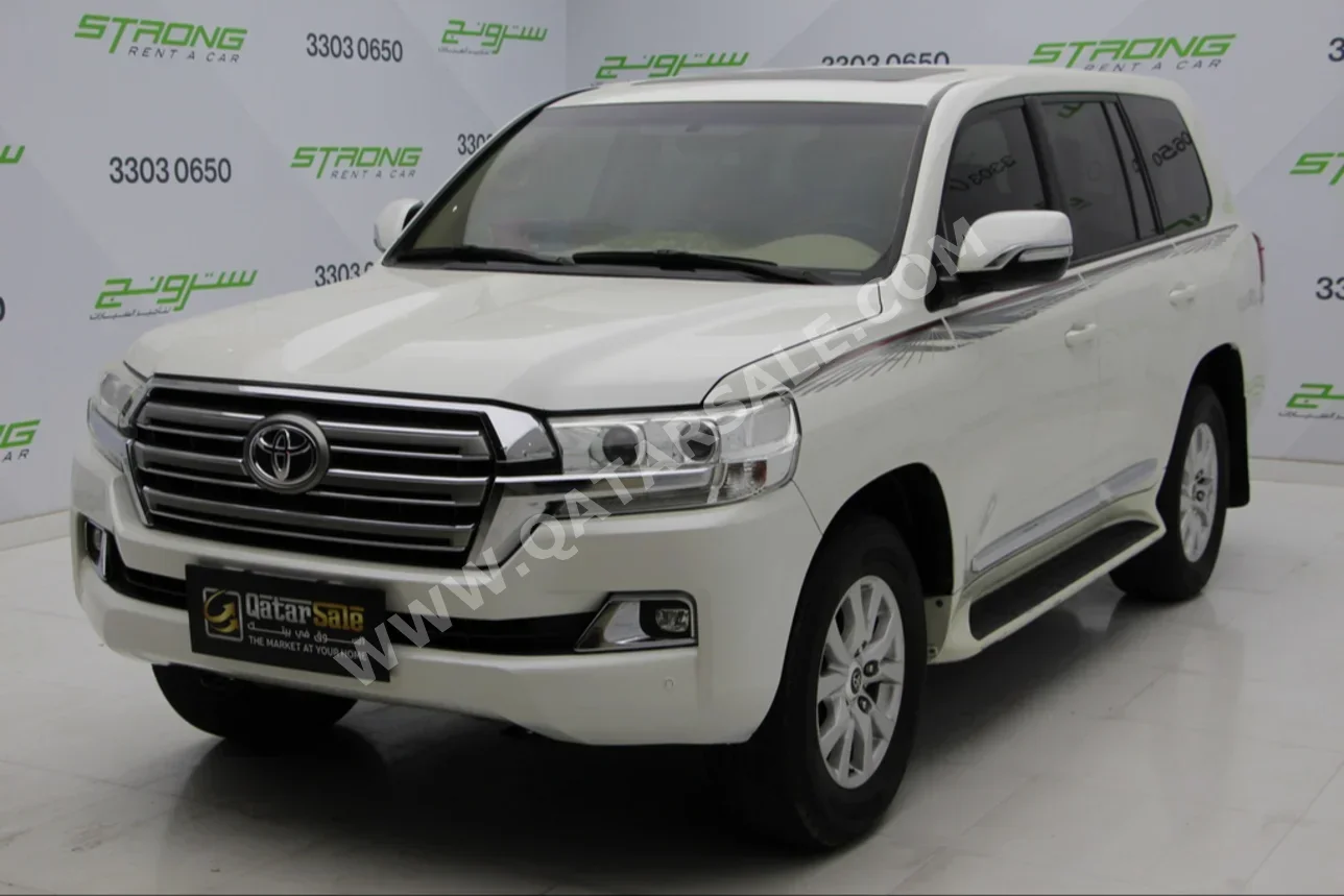 Toyota  Land Cruiser  GXR  2017  Automatic  274,000 Km  6 Cylinder  Four Wheel Drive (4WD)  SUV  Pearl