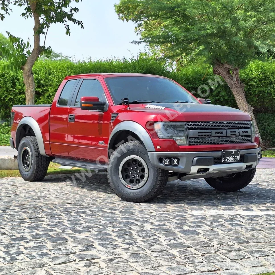 Ford  F  150 Raptor  2014  Automatic  126,000 Km  8 Cylinder  Four Wheel Drive (4WD)  Pick Up  Maroon