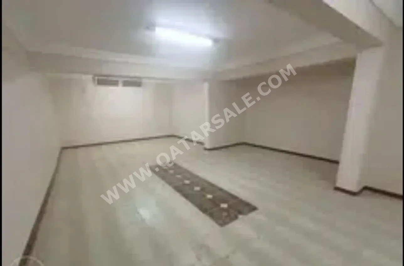 Warehouses & Stores - Al Rayyan  - Muaither  -Area Size: 60 Square Meter