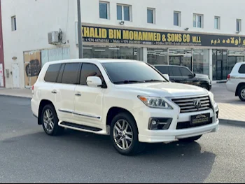 Lexus  LX  570 S  2015  Automatic  242,000 Km  8 Cylinder  Four Wheel Drive (4WD)  SUV  White