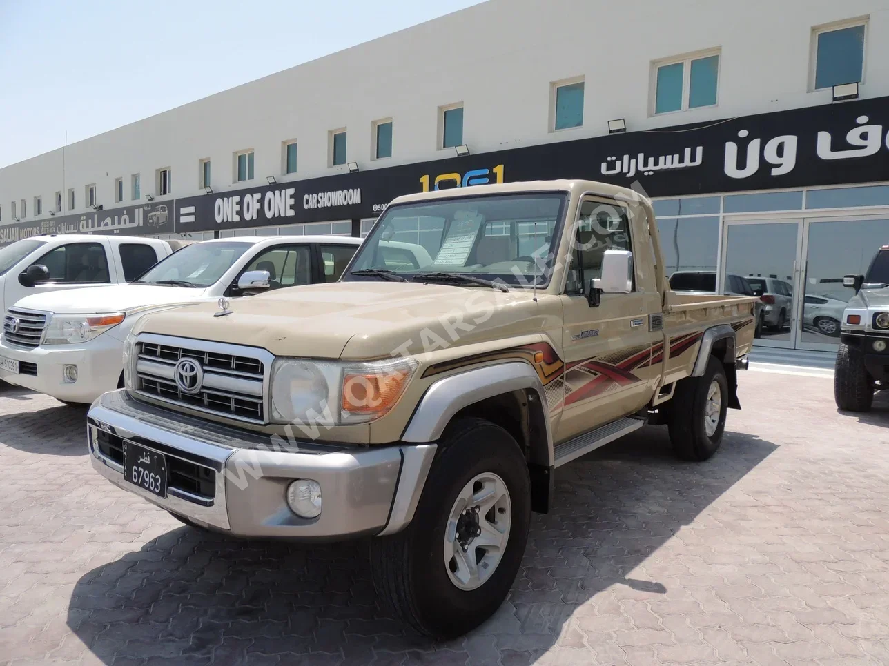 Toyota  Land Cruiser  LX  2013  Manual  62,000 Km  6 Cylinder  Four Wheel Drive (4WD)  Pick Up  Beige