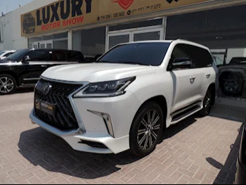 Lexus  LX  570 S  2016  Automatic  218,000 Km  8 Cylinder  Four Wheel Drive (4WD)  SUV  White