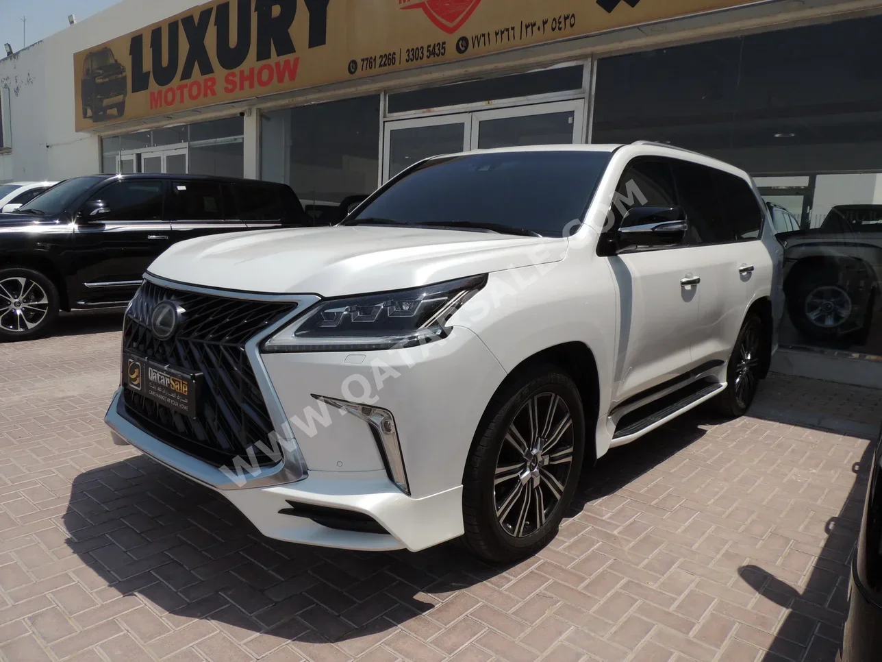 Lexus  LX  570 S  2016  Automatic  218,000 Km  8 Cylinder  Four Wheel Drive (4WD)  SUV  White