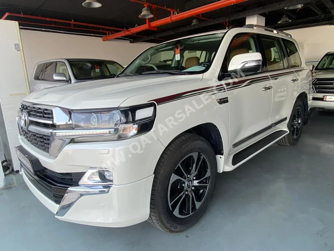 Toyota  Land Cruiser  GXR  2021  Automatic  175,000 Km  6 Cylinder  Four Wheel Drive (4WD)  SUV  White