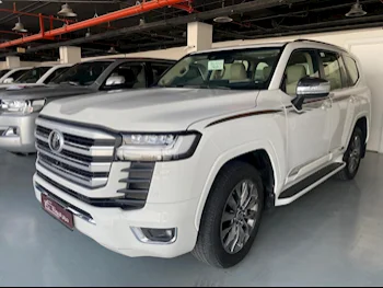 Toyota  Land Cruiser  VXR Twin Turbo  2023  Automatic  84,000 Km  6 Cylinder  Four Wheel Drive (4WD)  SUV  White  With Warranty