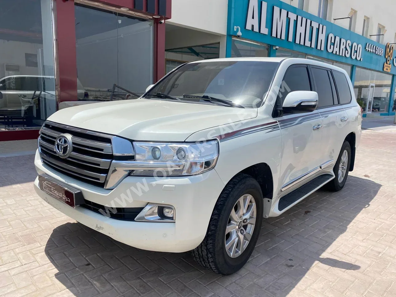 Toyota  Land Cruiser  GXR  2016  Automatic  258,000 Km  6 Cylinder  Four Wheel Drive (4WD)  SUV  White