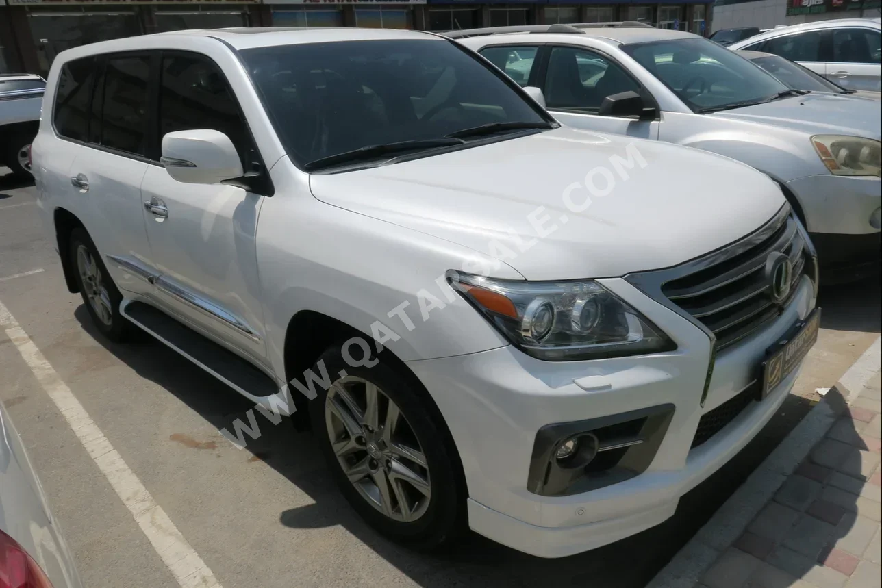 Lexus  LX  570 S  2015  Automatic  127,000 Km  8 Cylinder  Four Wheel Drive (4WD)  SUV  White