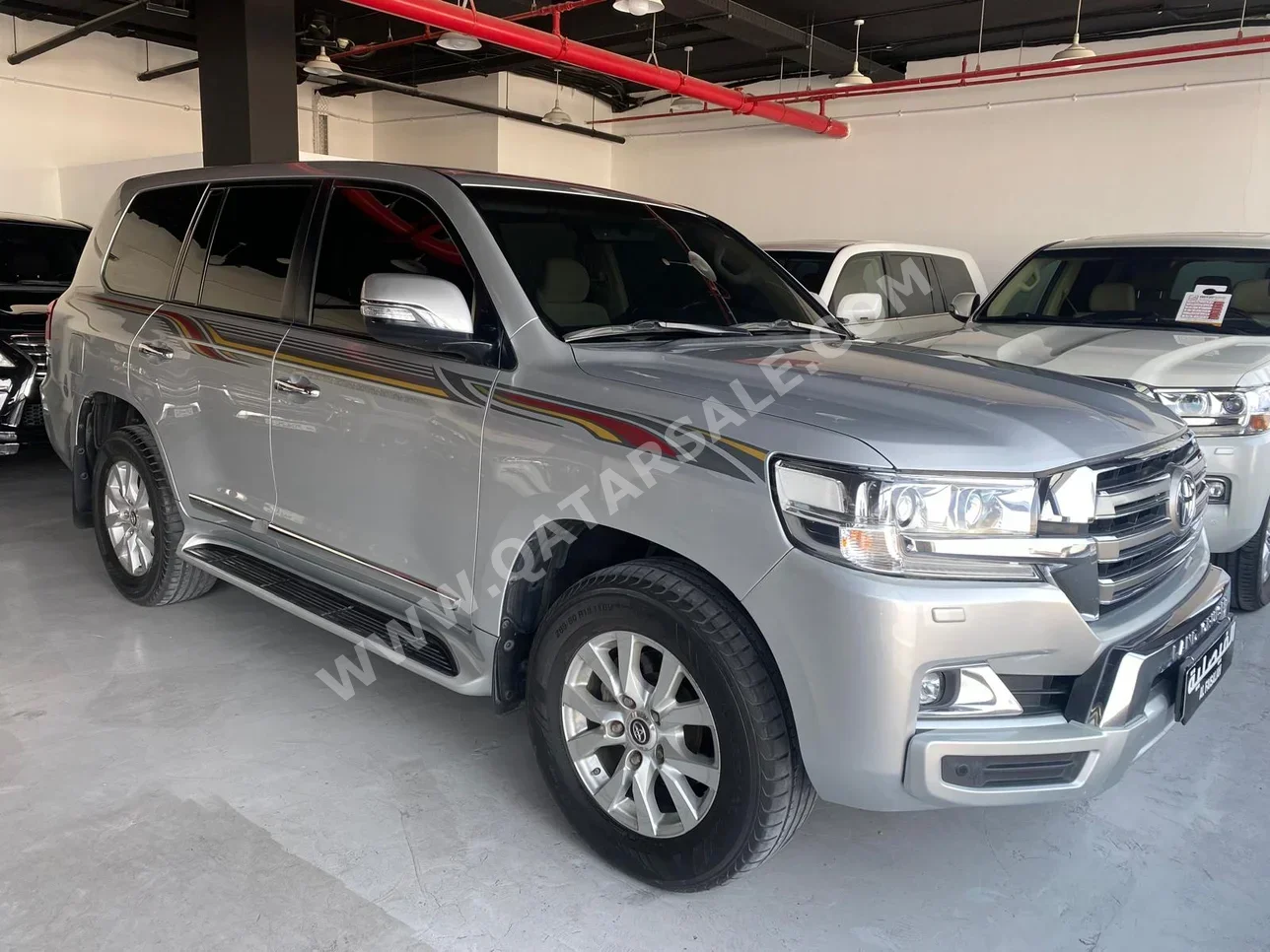 Toyota  Land Cruiser  GXR  2017  Automatic  163,000 Km  8 Cylinder  Four Wheel Drive (4WD)  SUV  Silver