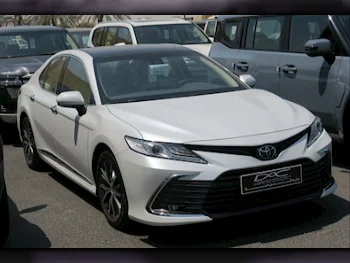 Toyota  Camry  Limited  2024  Automatic  700 Km  6 Cylinder  Front Wheel Drive (FWD)  Sedan  White  With Warranty