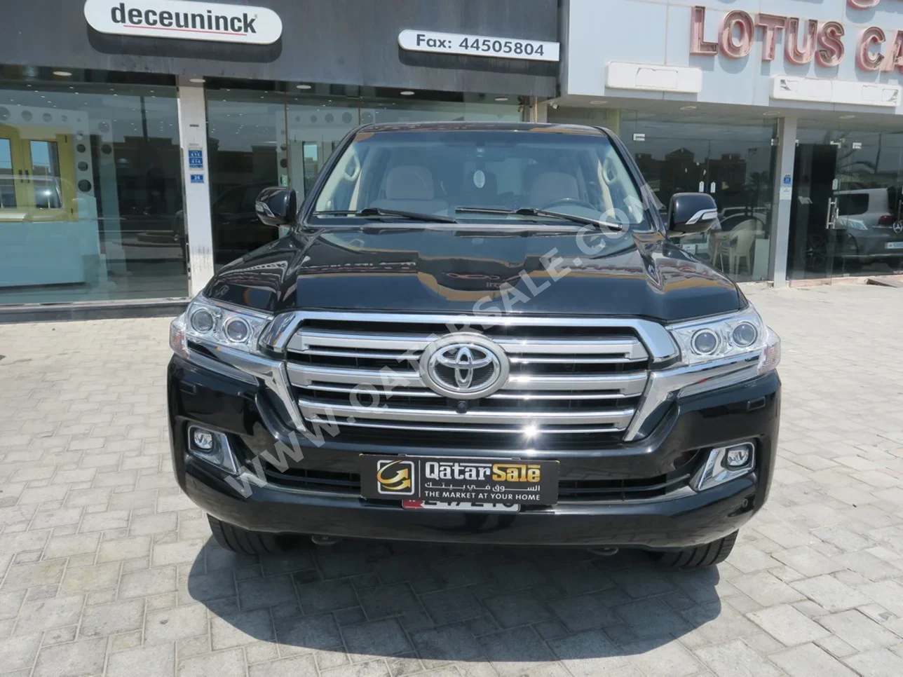 Toyota  Land Cruiser  VXR  2019  Automatic  90,000 Km  8 Cylinder  Four Wheel Drive (4WD)  SUV  Black