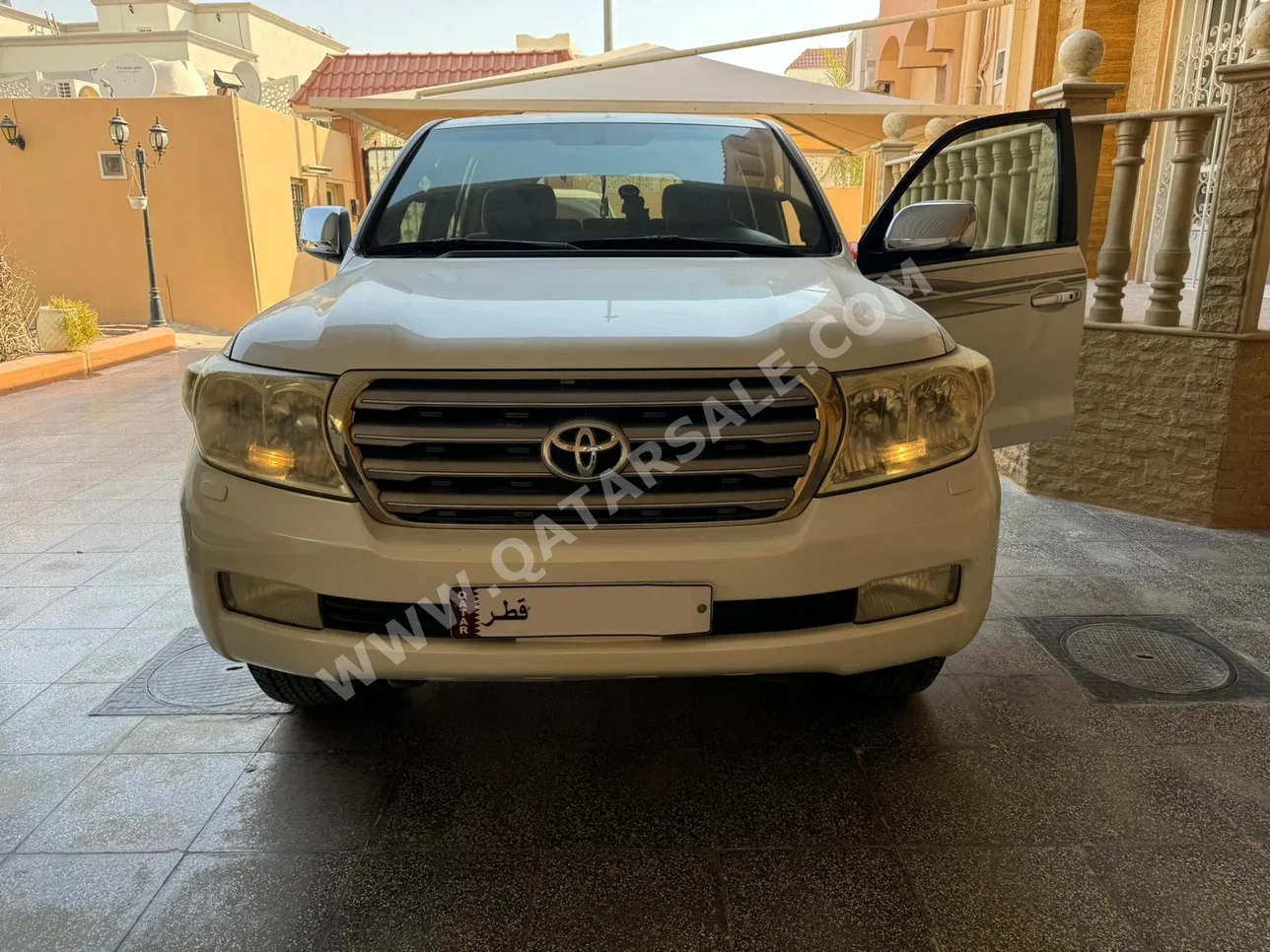 Toyota  Land Cruiser  VXR  2009  Automatic  190,000 Km  8 Cylinder  Four Wheel Drive (4WD)  SUV  White