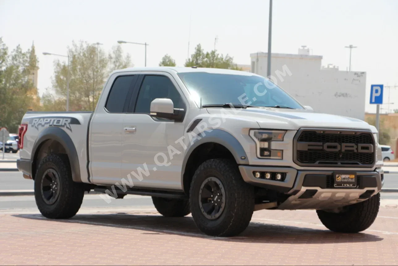  Ford  Raptor  2017  Automatic  129,000 Km  6 Cylinder  Four Wheel Drive (4WD)  Pick Up  Gray Nardo  With Warranty