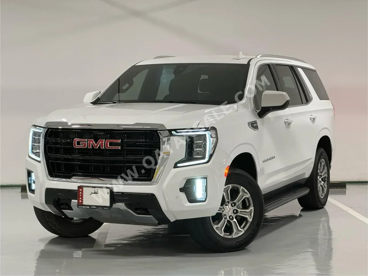  GMC  Yukon  SLE  2021  Automatic  52,000 Km  8 Cylinder  Rear Wheel Drive (RWD)  SUV  White  With Warranty