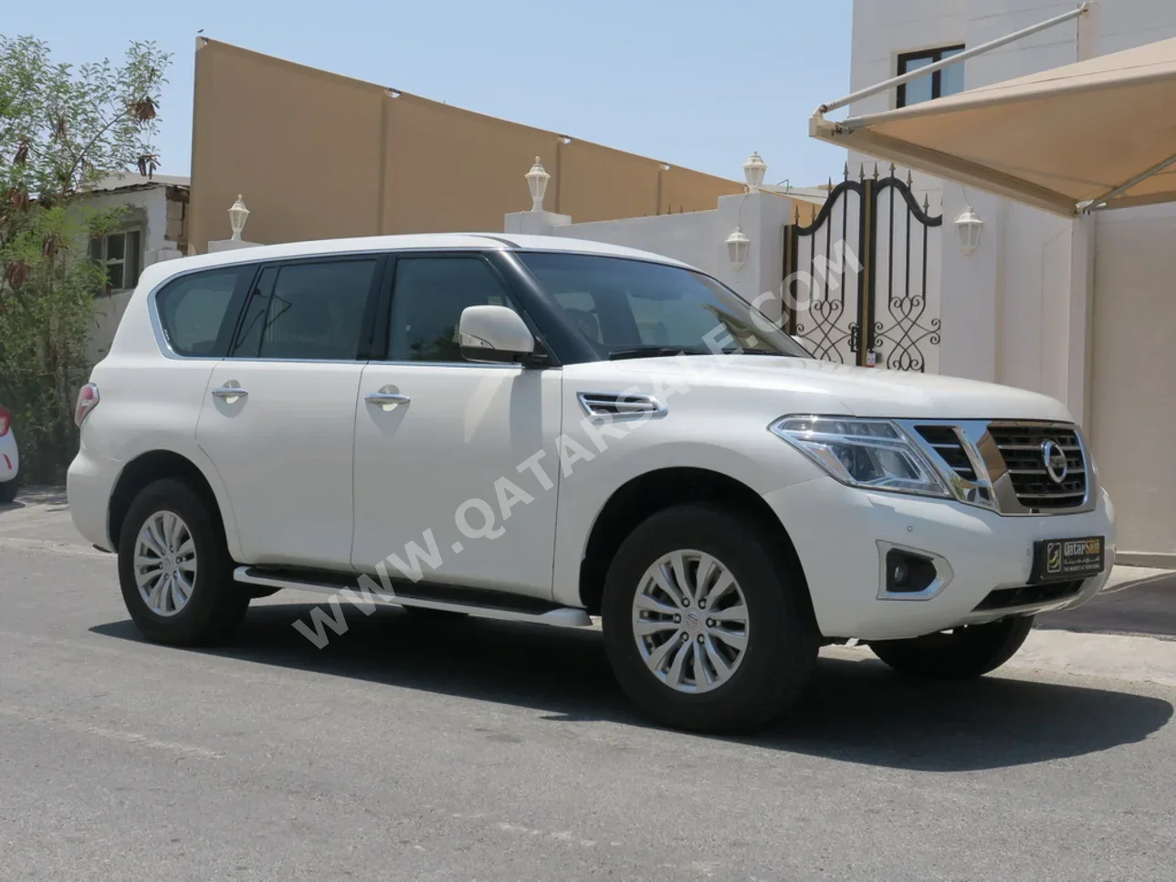 Nissan  Patrol  SE  2017  Automatic  128,000 Km  6 Cylinder  Four Wheel Drive (4WD)  SUV  White