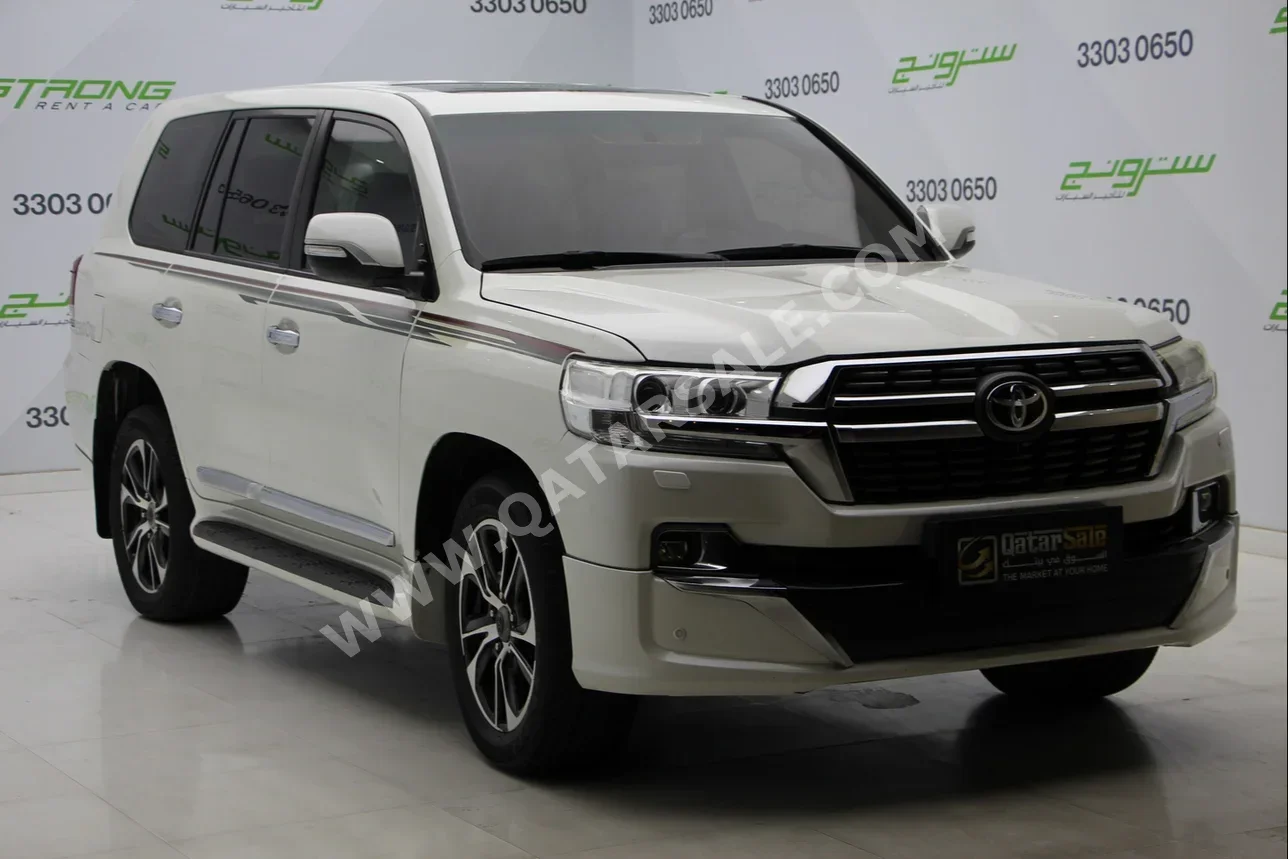 Toyota  Land Cruiser  GXR  2014  Automatic  224,000 Km  8 Cylinder  Four Wheel Drive (4WD)  SUV  Pearl