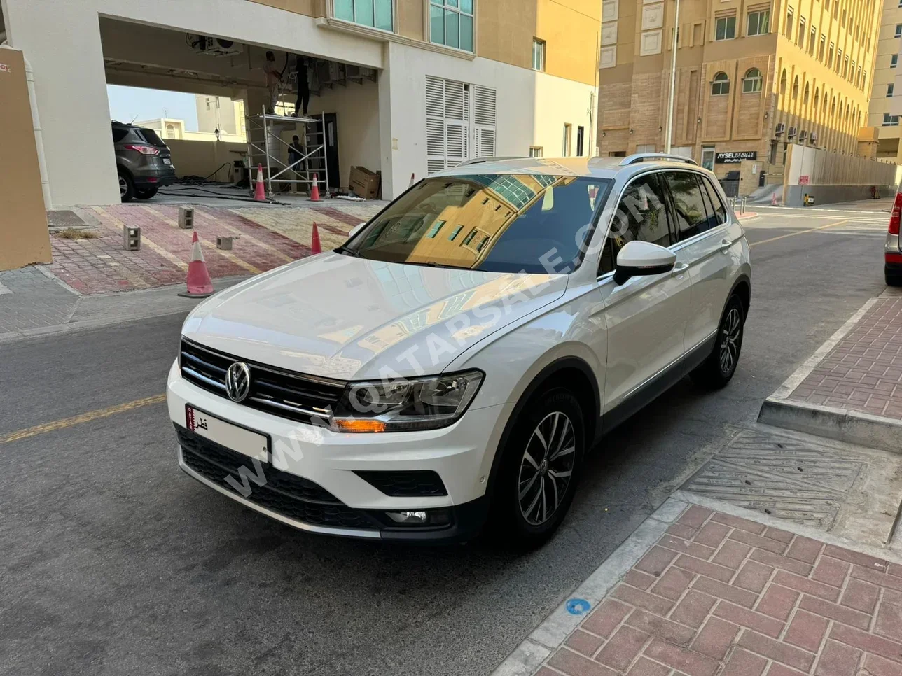 Volkswagen  Tiguan  2.0 TSI  2019  Automatic  42,000 Km  4 Cylinder  All Wheel Drive (AWD)  SUV  White