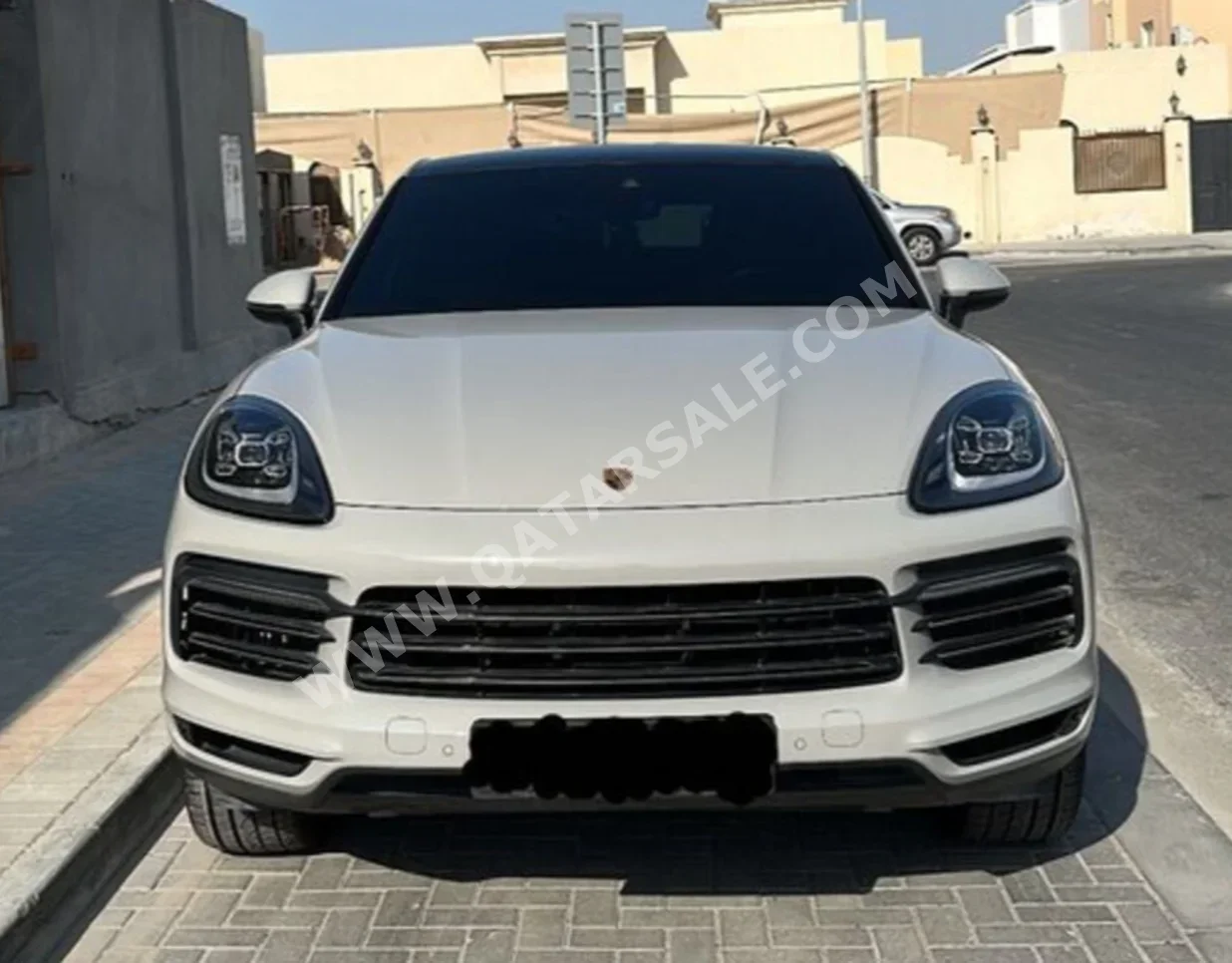 Porsche  Cayenne  Coupe  2022  Automatic  43,000 Km  6 Cylinder  All Wheel Drive (AWD)  SUV  Crayon  With Warranty
