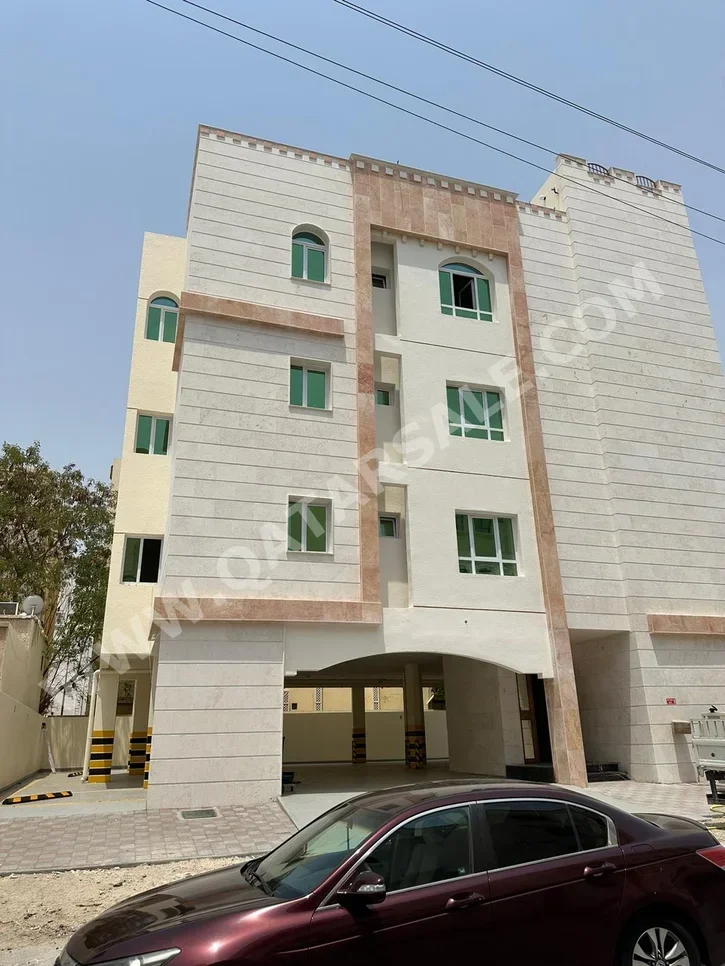 Buildings, Towers & Compounds - Family Residential  - Doha  - Fereej Bin Omran  For Sale