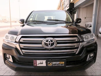 Toyota  Land Cruiser  VXR  2018  Automatic  264,000 Km  8 Cylinder  Four Wheel Drive (4WD)  SUV  Black