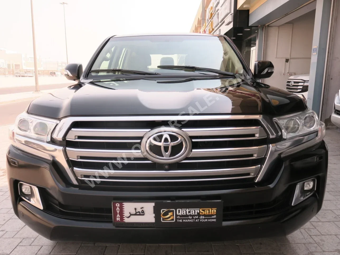 Toyota  Land Cruiser  VXR  2018  Automatic  264,000 Km  8 Cylinder  Four Wheel Drive (4WD)  SUV  Black