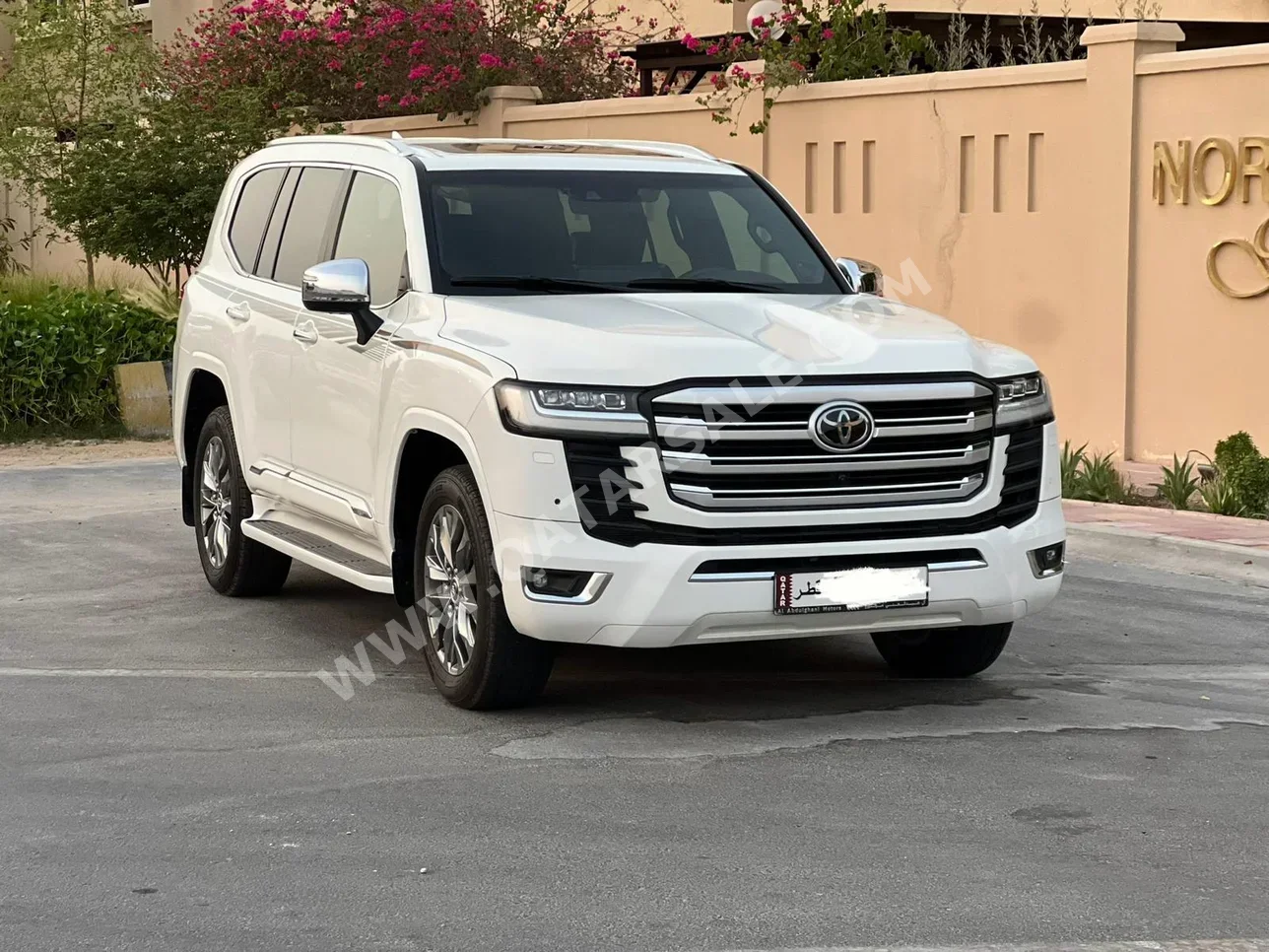 Toyota  Land Cruiser  VXR Twin Turbo  2023  Automatic  45,000 Km  6 Cylinder  Four Wheel Drive (4WD)  SUV  White