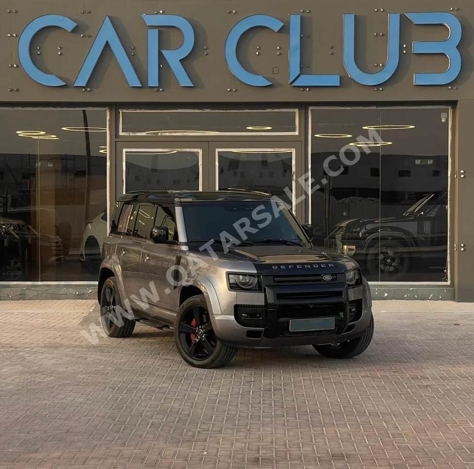 Land Rover  Defender  110 X  2022  Automatic  76٬000 Km  6 Cylinder  Four Wheel Drive (4WD)  SUV  Gray  With Warranty