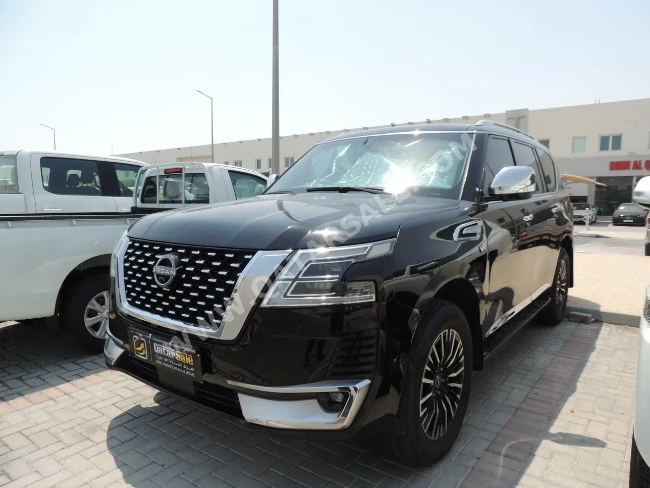 Nissan  Patrol  Platinum  2013  Automatic  9,000 Km  8 Cylinder  Four Wheel Drive (4WD)  SUV  Black