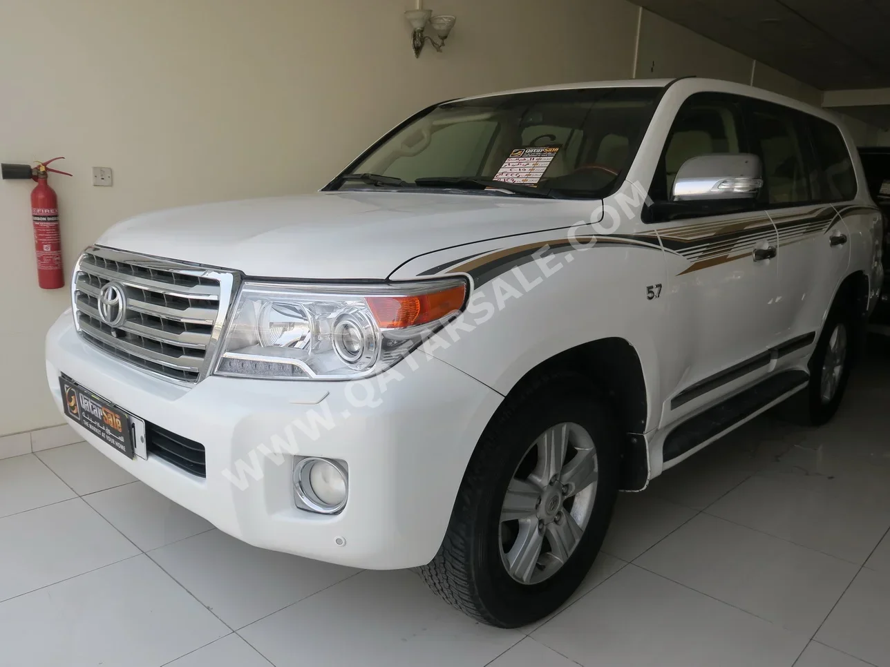 Toyota  Land Cruiser  VXR  2015  Automatic  222,000 Km  8 Cylinder  Four Wheel Drive (4WD)  SUV  White