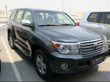 Toyota  Land Cruiser  VXR  2012  Automatic  333,000 Km  8 Cylinder  Four Wheel Drive (4WD)  SUV  Gray