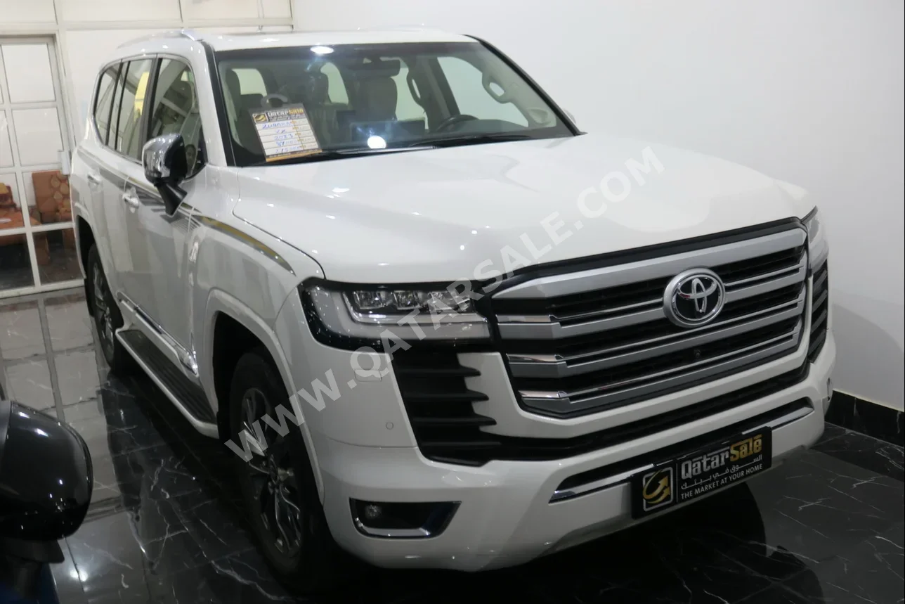 Toyota  Land Cruiser  VX Twin Turbo  2023  Automatic  87,000 Km  6 Cylinder  Four Wheel Drive (4WD)  SUV  White  With Warranty