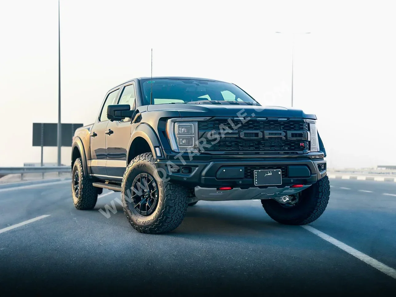 Ford  Raptor  R  2023  Automatic  0 Km  8 Cylinder  Four Wheel Drive (4WD)  Pick Up  Black  With Warranty