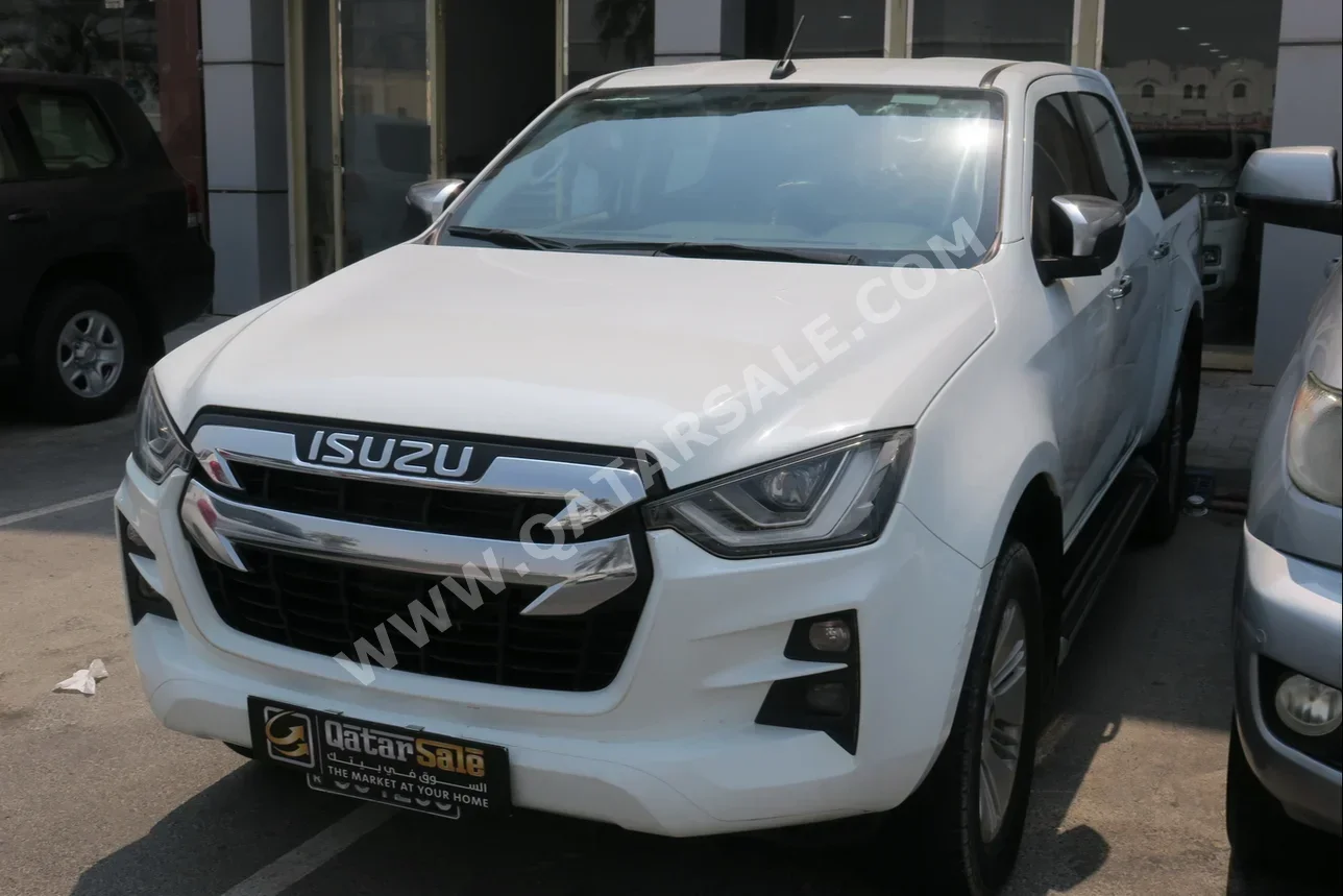 Isuzu  D-Max  2023  Automatic  135,000 Km  4 Cylinder  Four Wheel Drive (4WD)  Pick Up  White