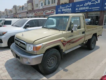 Toyota  Land Cruiser  LX  2009  Manual  249,000 Km  6 Cylinder  Four Wheel Drive (4WD)  Pick Up  Beige