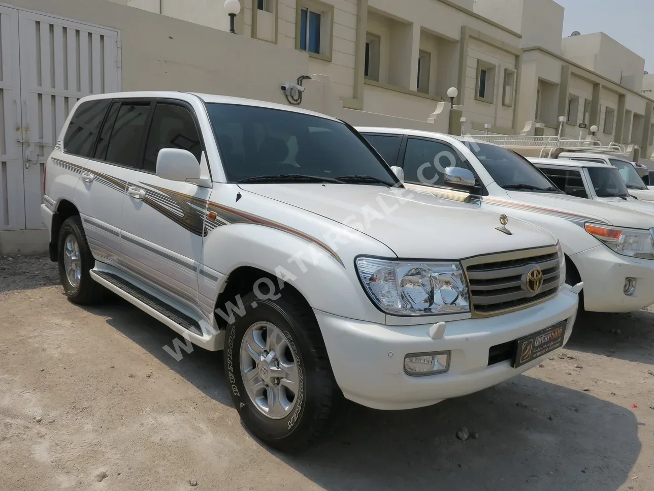 Toyota  Land Cruiser  VXR  2006  Automatic  408,000 Km  8 Cylinder  Four Wheel Drive (4WD)  SUV  White