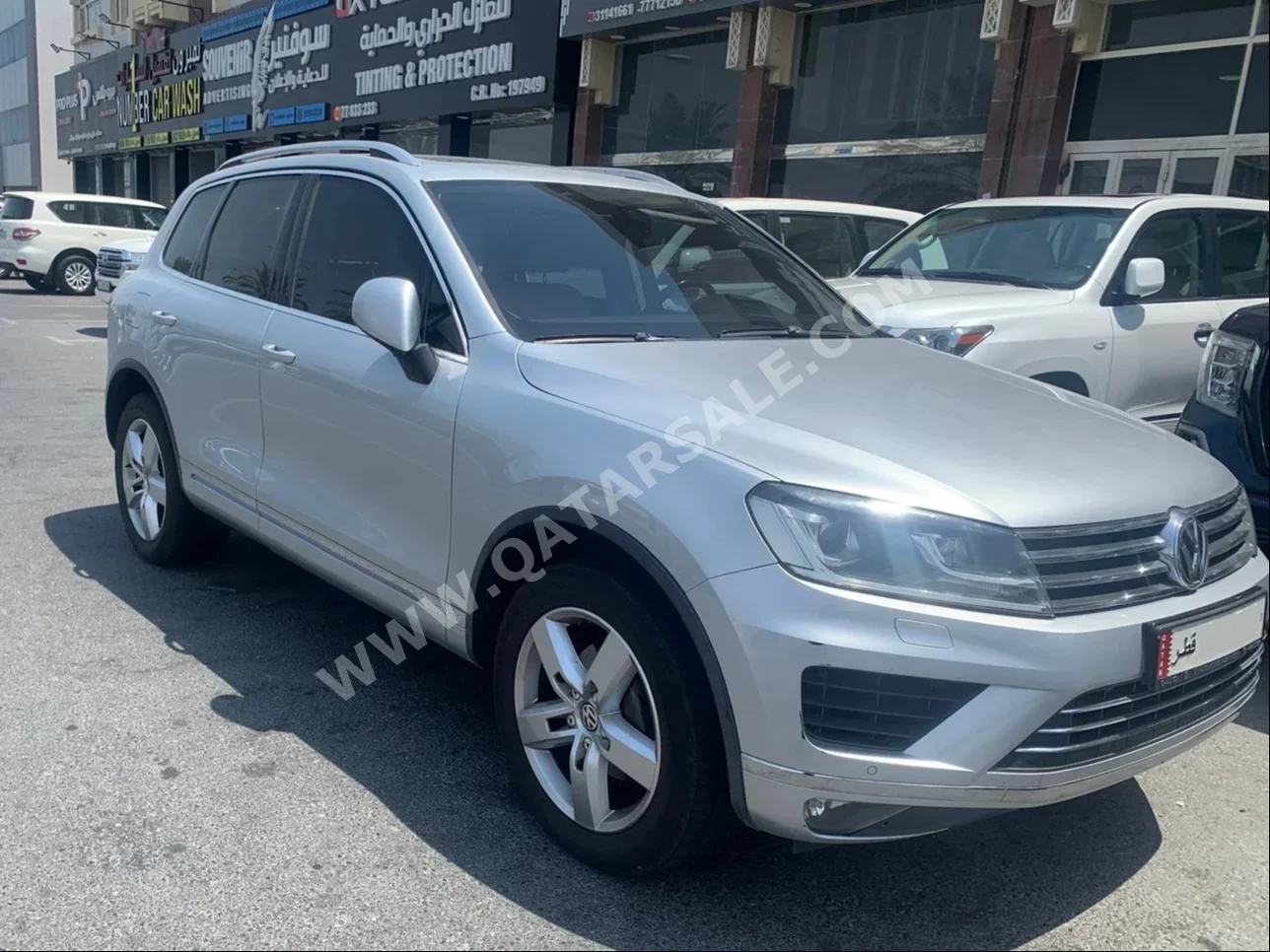 Volkswagen  Touareg  2016  Automatic  100,000 Km  6 Cylinder  All Wheel Drive (AWD)  SUV  Silver