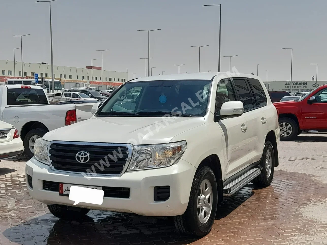 Toyota  Land Cruiser  G  2014  Automatic  290,000 Km  6 Cylinder  Four Wheel Drive (4WD)  SUV  White