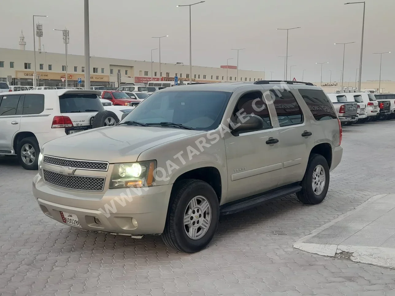 Chevrolet  Tahoe  LS  2008  Automatic  381٬000 Km  8 Cylinder  Rear Wheel Drive (RWD)  SUV  Gold