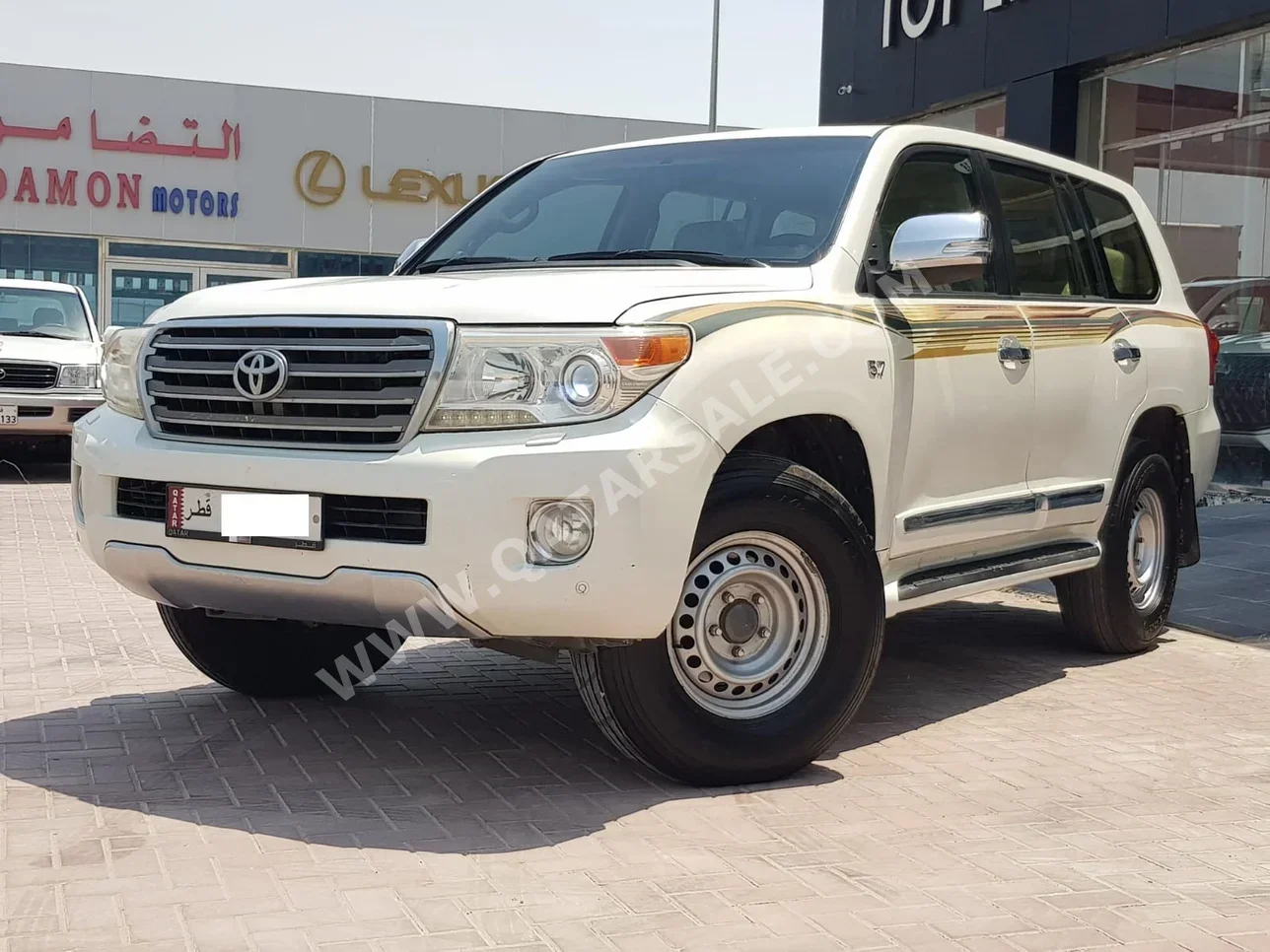 Toyota  Land Cruiser  VXR  2012  Automatic  330,000 Km  8 Cylinder  Four Wheel Drive (4WD)  SUV  White