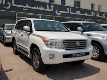 Toyota  Land Cruiser  GXR  2015  Automatic  215,000 Km  8 Cylinder  Four Wheel Drive (4WD)  SUV  White