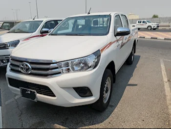 Toyota  Hilux  2023  Manual  0 Km  4 Cylinder  Four Wheel Drive (4WD)  Pick Up  White  With Warranty