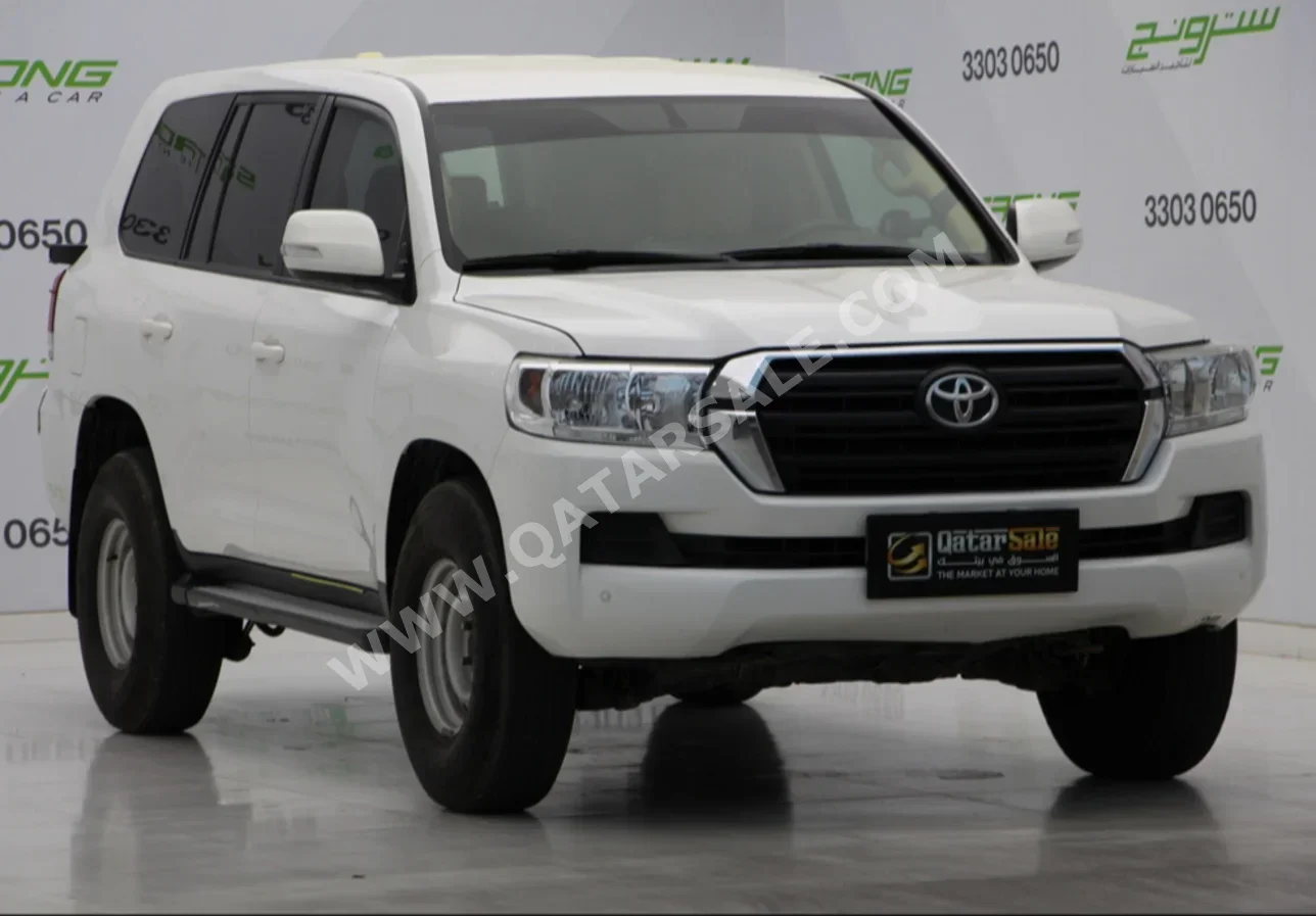 Toyota  Land Cruiser  GX  2017  Automatic  190,000 Km  6 Cylinder  Four Wheel Drive (4WD)  SUV  White