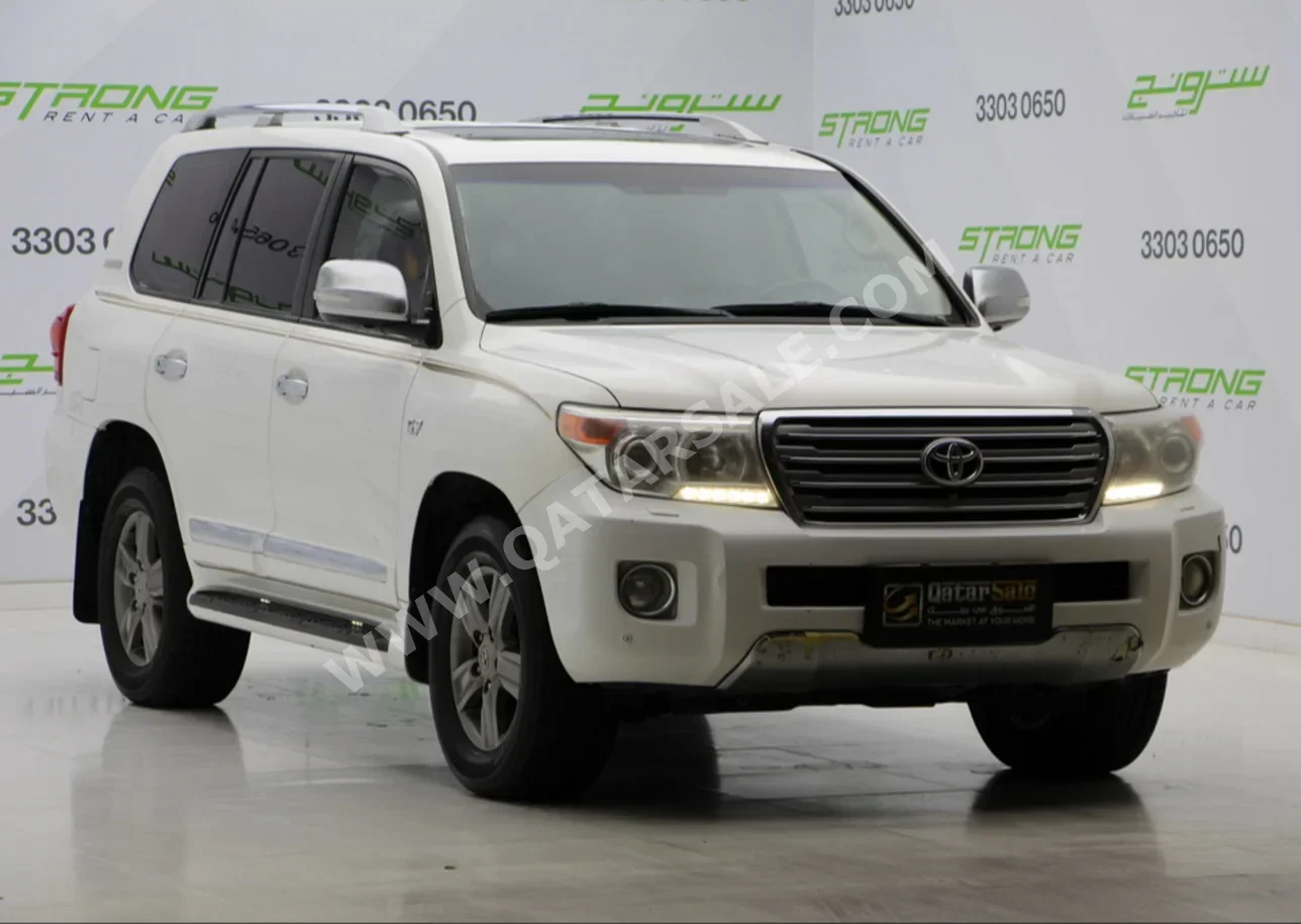 Toyota  Land Cruiser  VXR  2015  Automatic  370,000 Km  8 Cylinder  Four Wheel Drive (4WD)  SUV  White