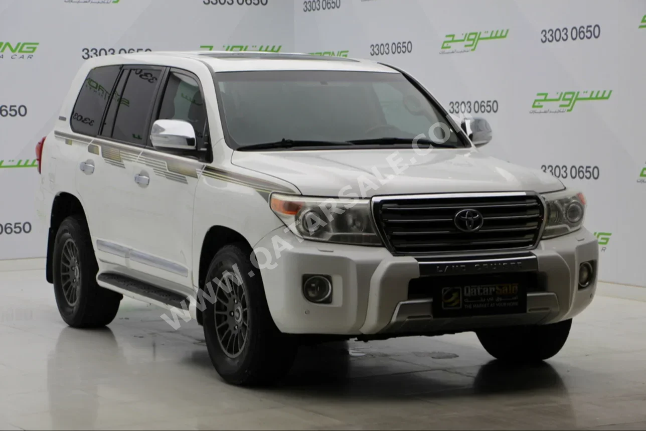 Toyota  Land Cruiser  GXR  2015  Automatic  355,000 Km  8 Cylinder  Four Wheel Drive (4WD)  SUV  White