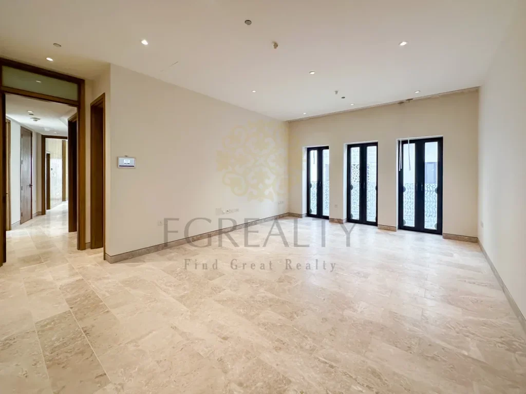 3 Bedrooms  Apartment  For Rent  in Doha -  Mushaireb  Not Furnished